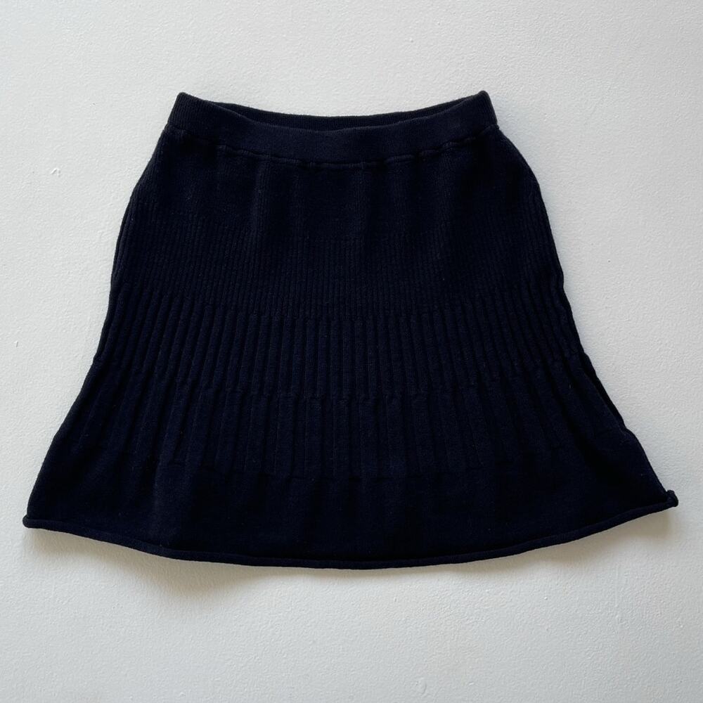St. John Basics Vtg 90s Black Knit Sweater Pleated Trumpet Mini Skirt / Sz 2 USA